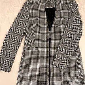 Tahari collarless blazer, black and white houndstooth, size 8
